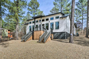 Broken Bow Cabin Luxe Outdoor Area and Hot Tub